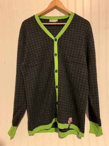 USST Neve Button Sweater Size Large