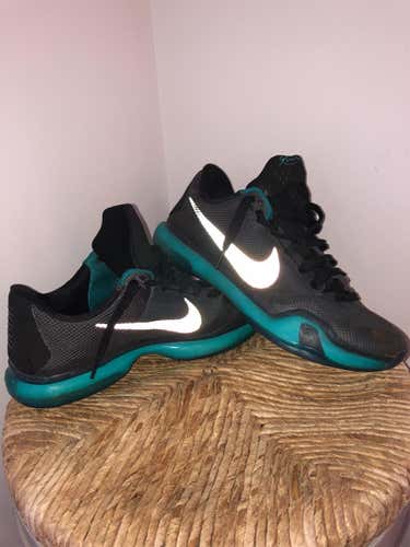 Gray Men's 10 (Women's 11) Nike Shoes