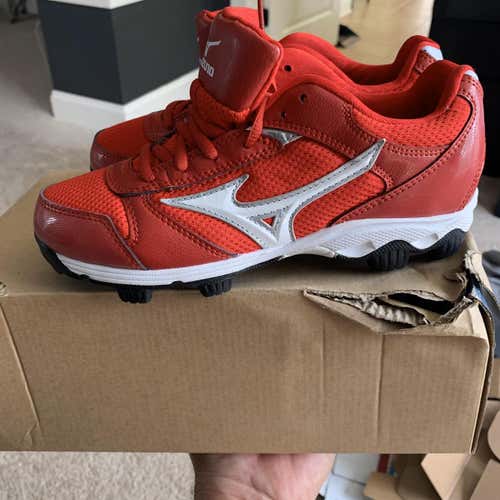 Size 3.5 Youth Franchise 6 Baseball Cleat