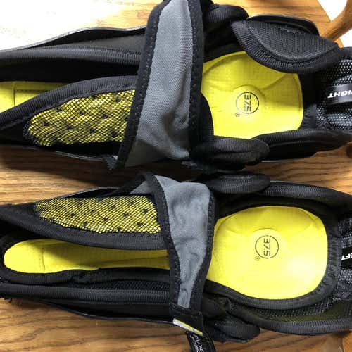 Youth Bauer Supreme 1S  Shin Pads