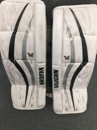 Junior Size 26” + 1.5” Inch Vaughn Velocity 800 Ice Hockey Goalie Leg Pads.