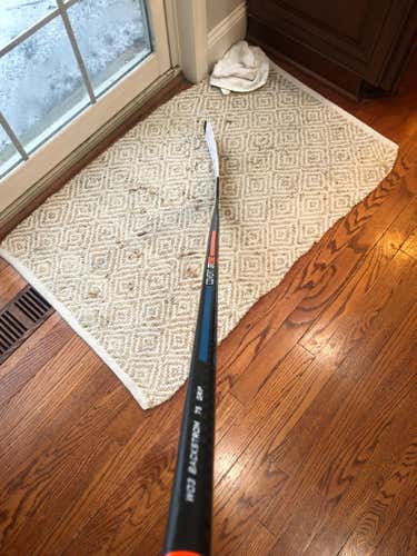 Senior Warrior Right Handed Covert QR Edge Hockey Stick Mid