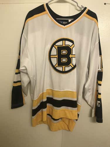 Large Boston Bruins White Starter Jersey