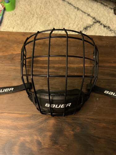 Senior Medium Bauer Profile II Facemask Full Cage
