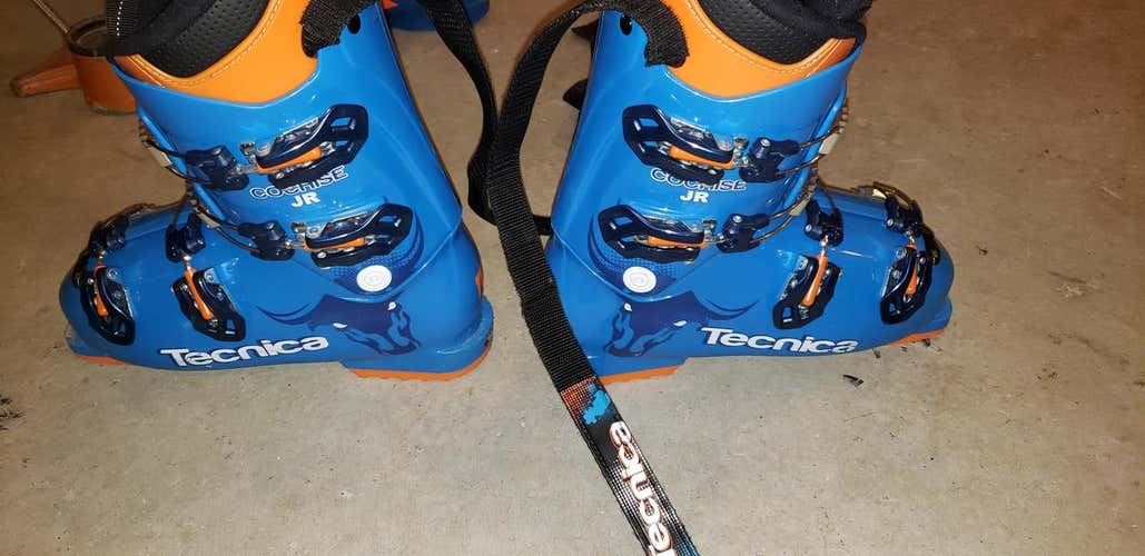 Unisex Tecnica All Mountain Cochise Jr Ski Boots 70-90 Flex