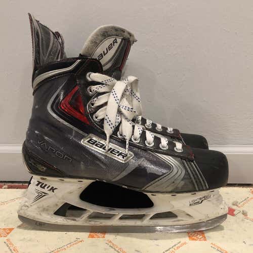 Senior Bauer Vapor X100 EE (Extra Wide) Size 8.5 Hockey Skates
