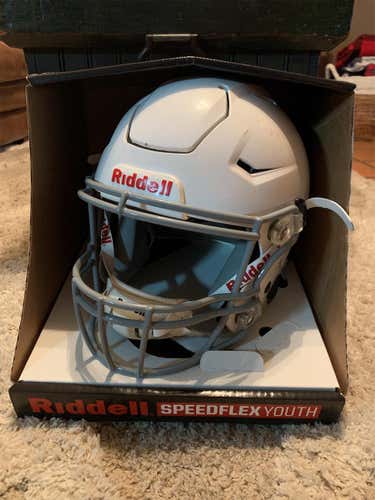 Youth Riddell Speed flex Size Medium