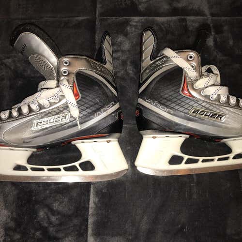 Senior Bauer Vapor X2.0 EE (Extra Wide) Size 8 Hockey Skates