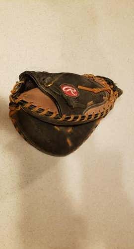 Right Handed Rawlings Catcher's Glove 32.5"