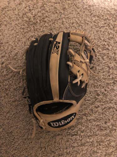 Black High School/College Wilson Right Handed Infield Baseball Glove 11.75"