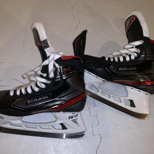 Senior Bauer 2X EE (Extra Wide) Size 7 Hockey Skates