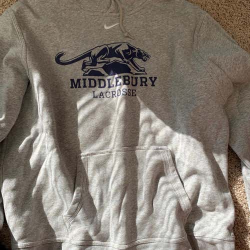 Adult Extra Large Nike Sweatshirt *NEED GONE*