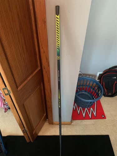 Intermediate Right Handed Alpha DX Mid  Hockey Stick