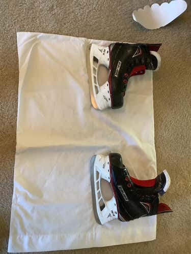 Youth Bauer Vapor XLTX Size 1 Hockey Skates