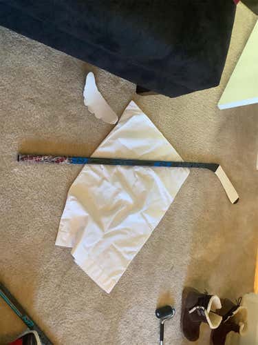 Junior Right Handed Nexus 1N  Hockey Stick