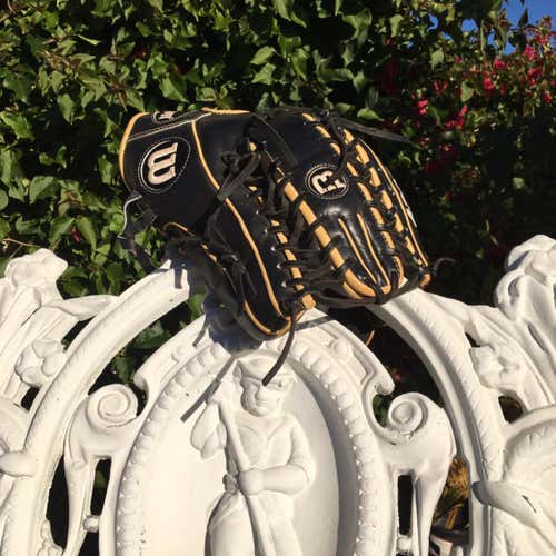 High School/College Outfield A2000 12.75" Baseball Glove