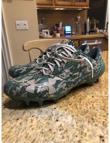 Under Armor UA Spotlight Cleats