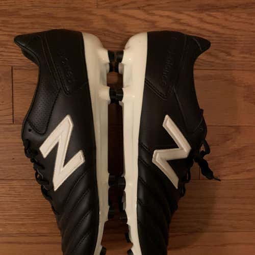 Black Men's 11.5 (Women's 12.5) New Balance Cleats
