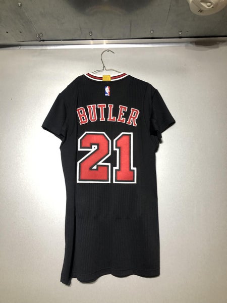 Jimmy Butler Sleeved Black Men's Large Chicago Bulls Jersey