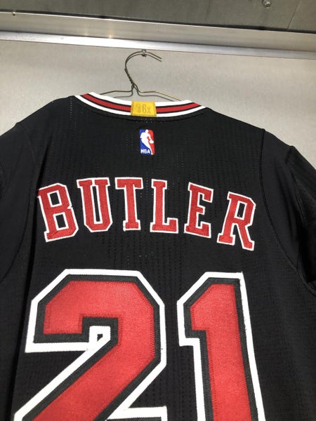 Jimmy Butler Sleeved Black Men's Large Chicago Bulls Jersey