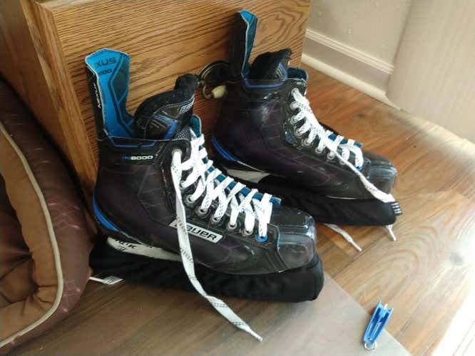Senior Bauer Nexus 8000 Hockey Skates EE (Extra Wide) Size 9