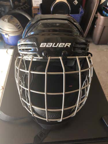 Black  Large Bauer 2100 Helmet