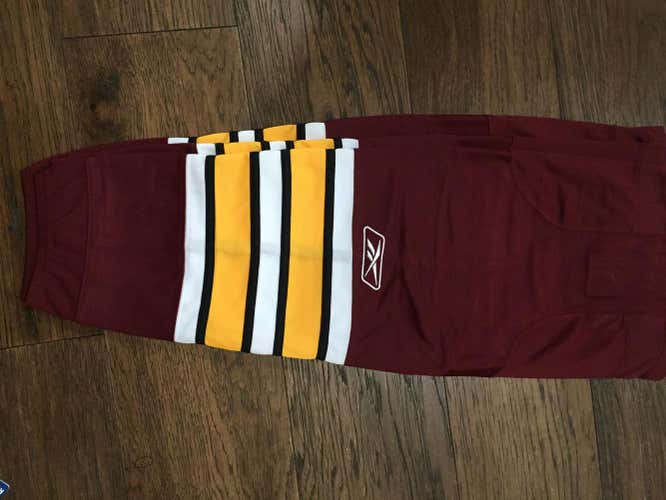 New Reebok Socks Hockey Socks Size Senior 30” H-106