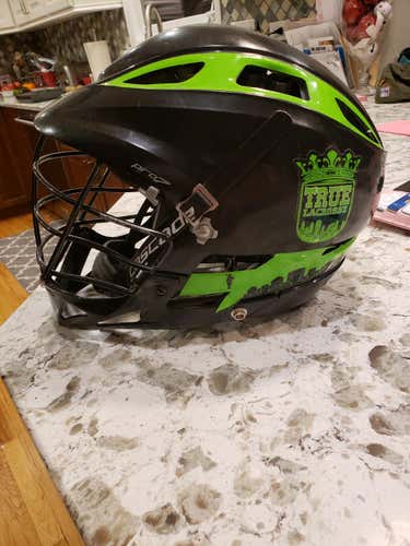 Black Adult Player Cascade Pro7 Helmet true lacrosse helmet
