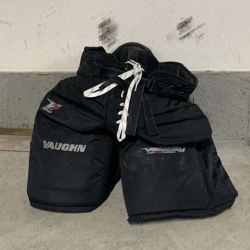 Senior Medium Vaughn V7 Hockey Goalie Pants