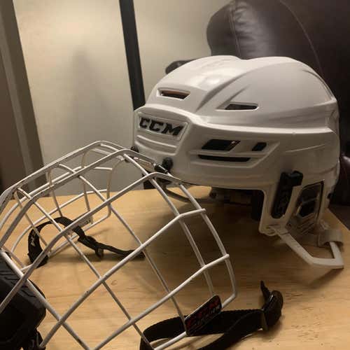 Large White CCM Tacks 710 Helmet