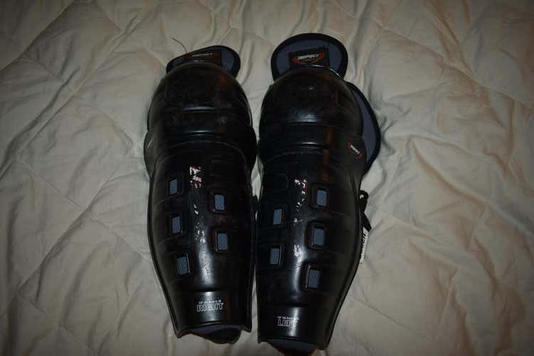 Bauer Impact Force 300 Shin Pads, Junior 12 inches