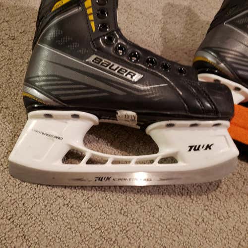 Youth Bauer Supreme 150 Hockey Skates D&R (Regular) Size 2