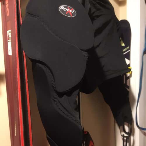 Beyond X Padded SL Top Large- Like New
