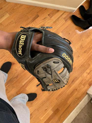 High School/College Infield A2000 11.5" Baseball Glove