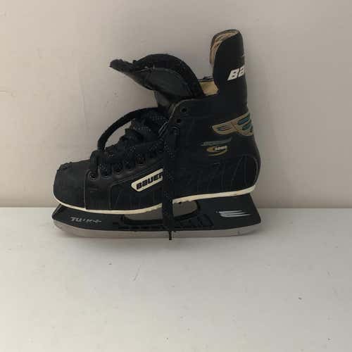 Senior Bauer Supreme 3000 Size 10D Hockey Skates