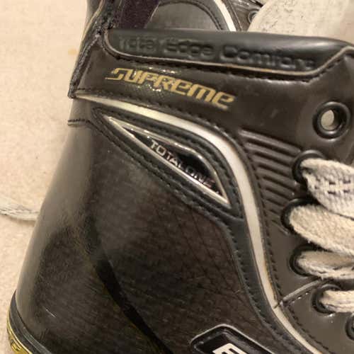 MINT Condition Bauer Supreme Total One 8.5D Skates. READ DESCRIPTION