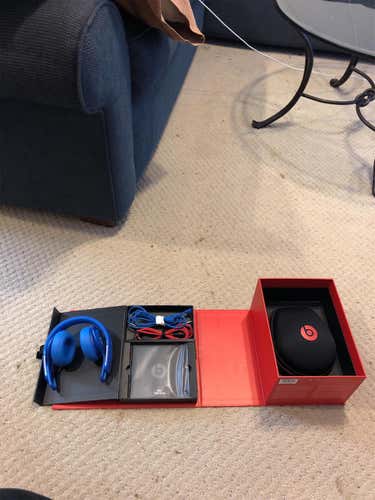 Brand New Blue Beats Mixrs