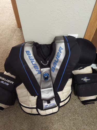 Senior Medium Bauer Elite Goalie Chest Protector