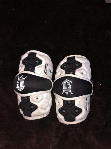 Medium/Large Brine Triumph Arm Pads