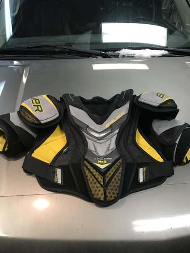 Senior Large Bauer Supreme TotalOne NXG Shoulder Pads