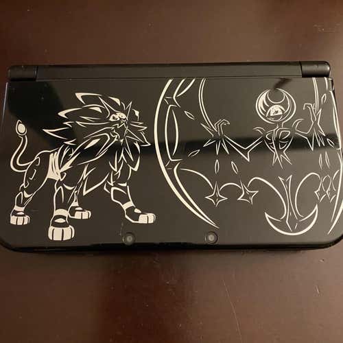 Nintendo 3DS XL Pokémon Sun & Moon Solgaleo Lunala Black Edition