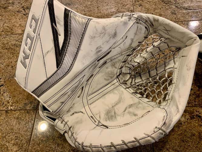 White Senior CCM Regular Premier II Pro 590 Glove