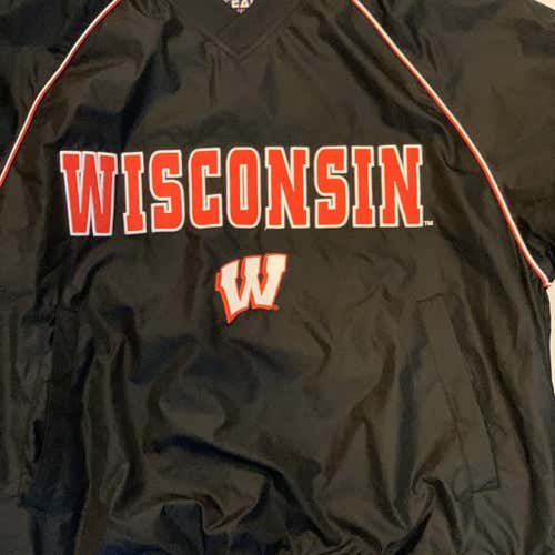Wisconsin NCAA Pullover Jacket With Pouch Pocket. Unisex Size Small Stadium Jacket