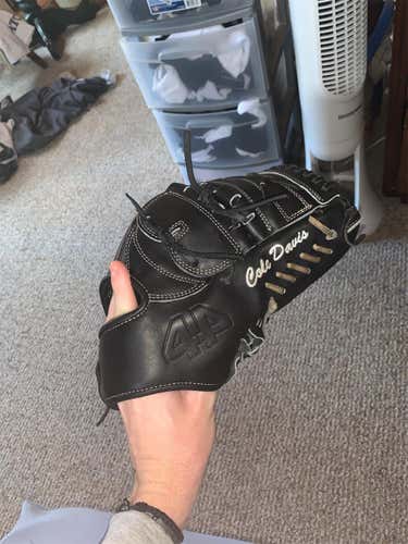 Black Adult Pitcher's Signiture Series 11.75" Baseball Glove