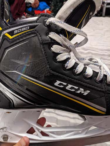 Junior CCM Tacks 9080 Hockey Skates D Size 5 with upgrades