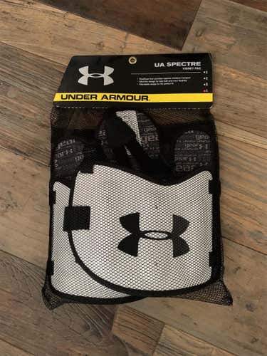 Under Armour kidney Pads BRAND NEW