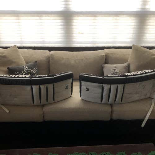 Black Senior 32"+ 2" Vaughn Velocity V6 2000 Pro Goalie Leg Pads