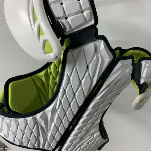 New Large Under Armour VFT Shoulder Pads