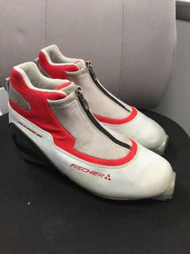 Adult Size 9 Fischer CS Classic RF Cross Country Ski Boots