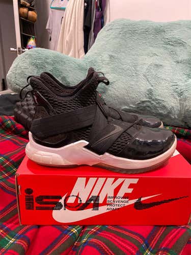Black Men's 9.5 (Women's 10.5) Nike Shoes